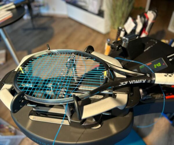 Besaitung Tennis Schläger